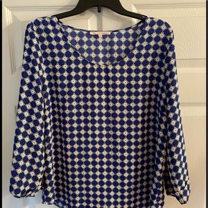 Hawthorn Blouse, Size: Large.  100% Polyester.  Excellent Condition.